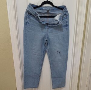 American Eagle Outfitters Mom Straight Jeans Light Wash Ankle Crop